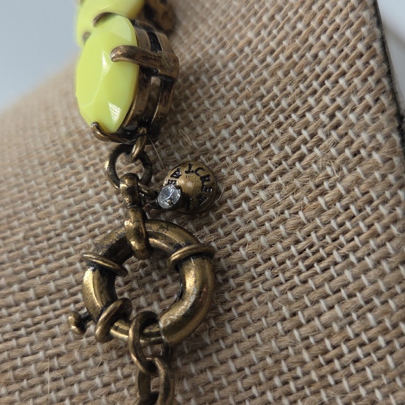 Elegant Yellow Necklace - Picture 3 of 4